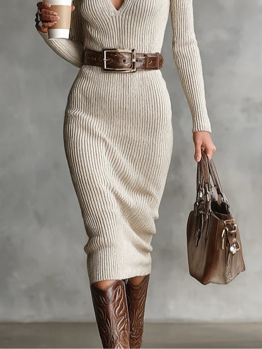 Clara - Robe en tricot avec col montant et ceinture